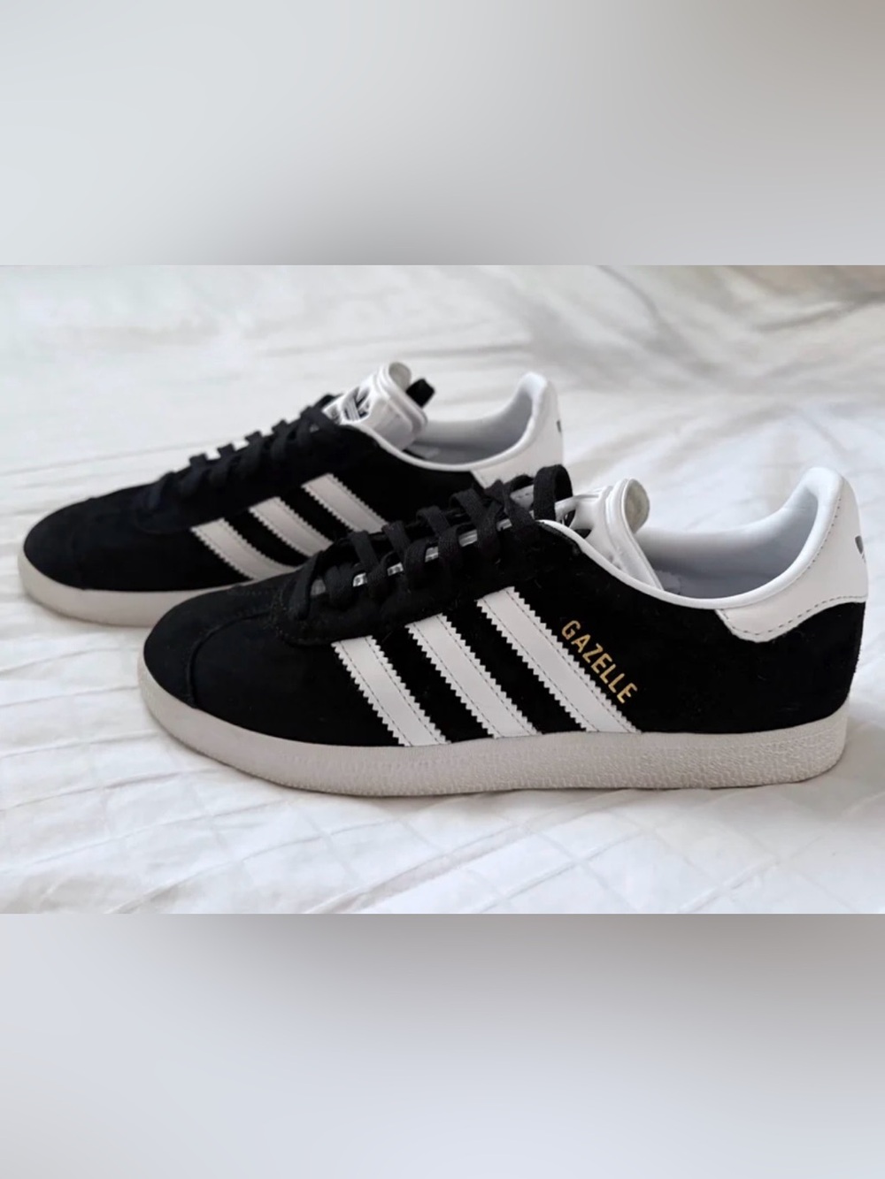 Adidas Gazelle Black and White Sneakers size male kids size 4, women’s size 5.